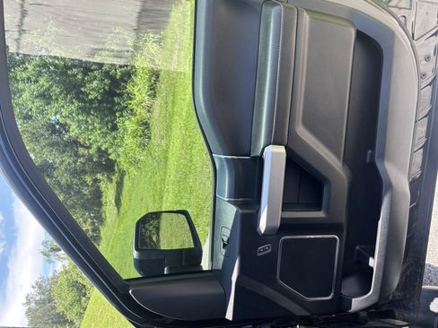 Used 2020 Ford F150 Lariat w/ Equipment Group 502A Luxury AWD/4WD image 15