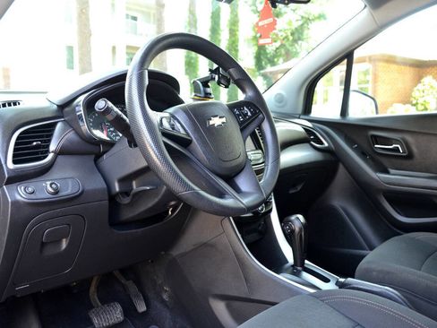 Used 2021 Chevrolet Trax LS w/ Tint and Cruise Package image 9