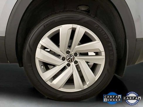 Used 2023 Volkswagen Atlas Cross Sport SE w/ Panoramic Sunroof Package image 29