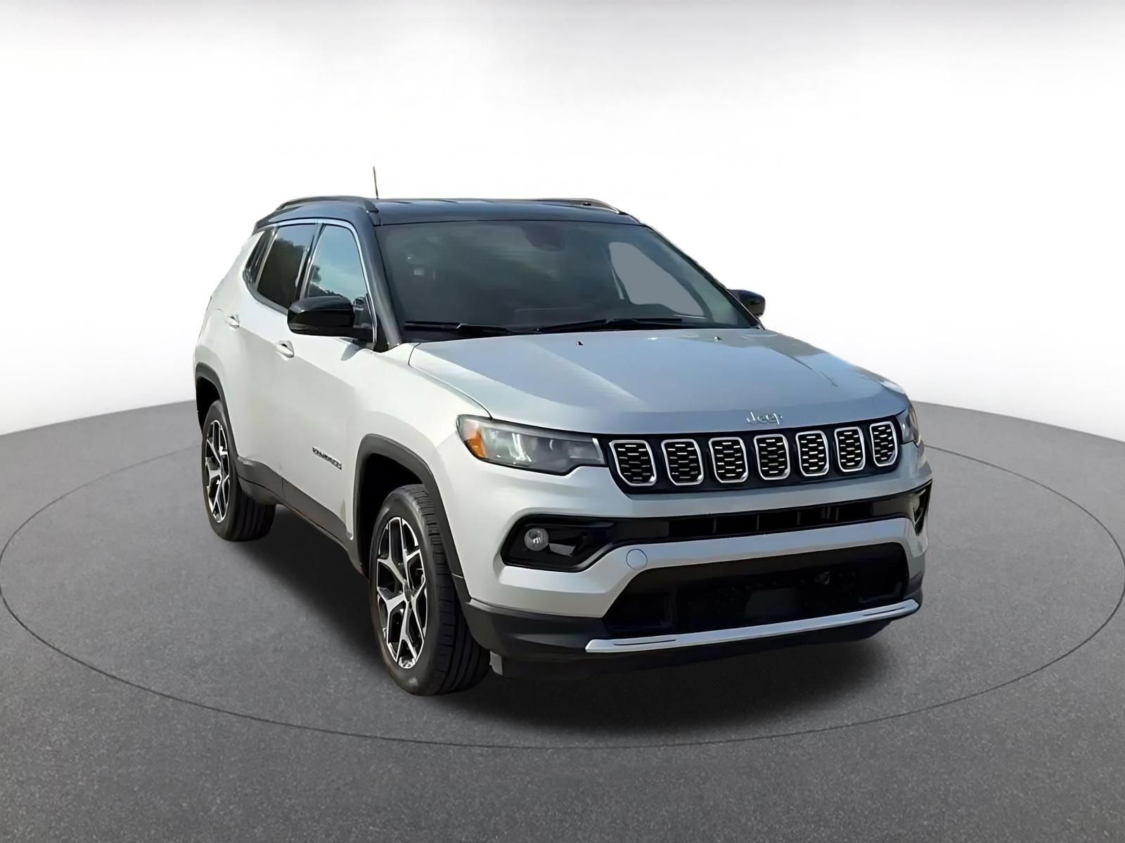 Used 2025 Jeep Compass Limited AWD/4WD image 3