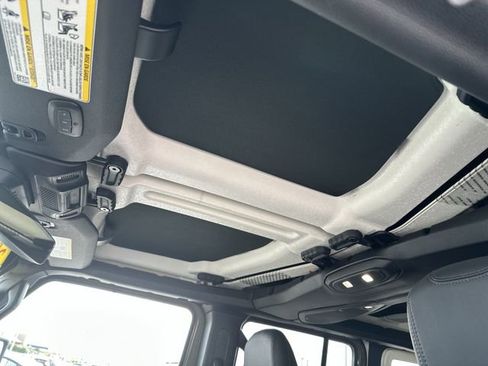 Used 2025 Jeep Wrangler Unlimited Rubicon 392 AWD/4WD image 18