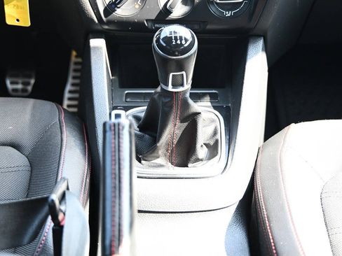 Used 2012 Volkswagen Jetta GLI FWD image 32
