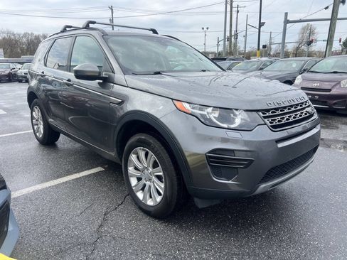 Used 2017 Land Rover Discovery Sport SE image 3