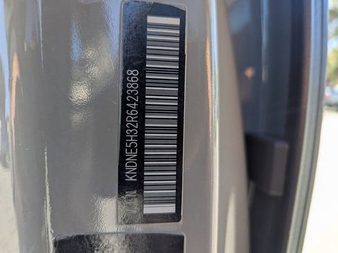 Certified 2024 Kia Carnival SX image 35