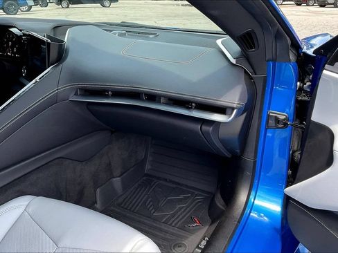 Used 2025 Chevrolet Corvette Stingray Preferred Cpe w/ 2LT RWD image 15