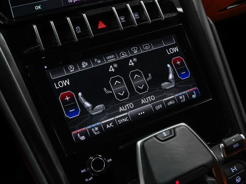 Used 2022 Lamborghini Urus AWD/4WD image 61