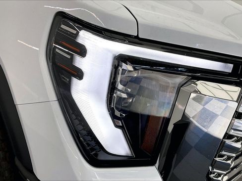New 2026 GMC Sierra 2500 Denali w/ Denali Reserve Package image 15