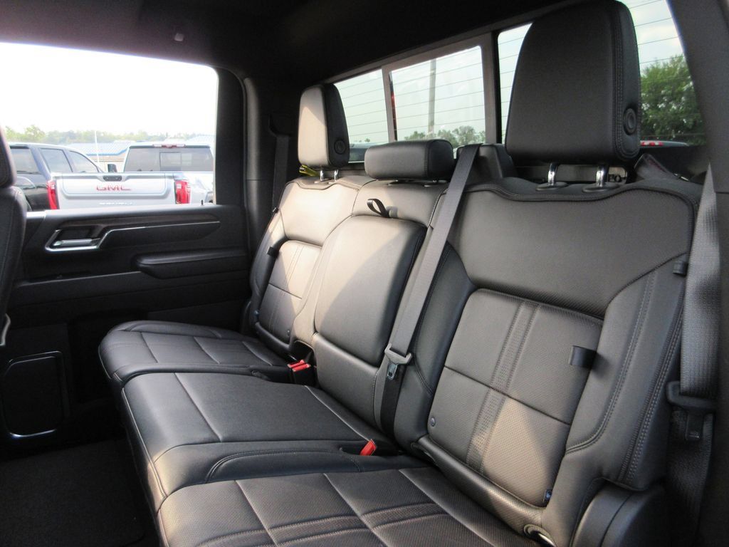 Certified 2024 Chevrolet Silverado 2500 High Country w/ High Country Premium Package AWD/4WD image 25