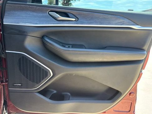 Used 2023 Jeep Grand Cherokee 4WD 4xe w/ Luxury Tech Group II image 10