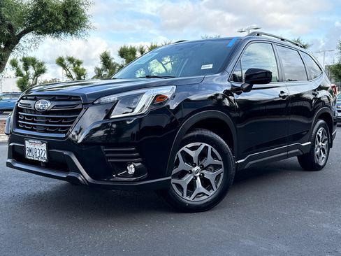 Used 2024 Subaru Forester Premium AWD/4WD image 2