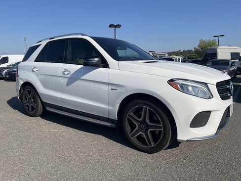 Used 2017 Mercedes-Benz GLE 43 AMG 4MATIC image 3