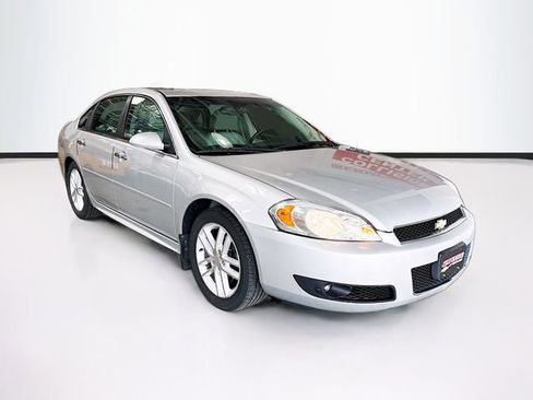 Used 2012 Chevrolet Impala LTZ FWD image 3