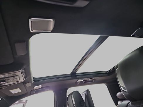 Used 2022 Cadillac Escalade Sport Platinum w/ LPO, ONYX Package image 37