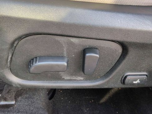 Used 2017 Subaru Forester 2.5i Premium w/ All-Weather Package image 17