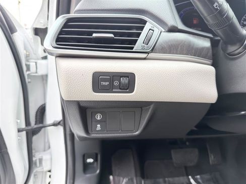 Used 2018 Honda Accord EX-L image 9