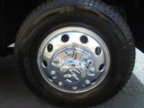 Used 2024 RAM 3500 Limited w/ Safety Group image 25