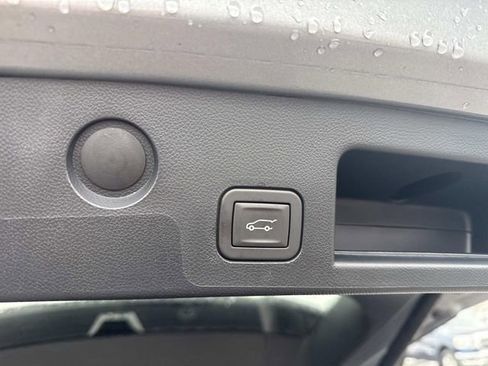 Used 2026 GMC Terrain Elevation w/ Elevation Premium Package image 9