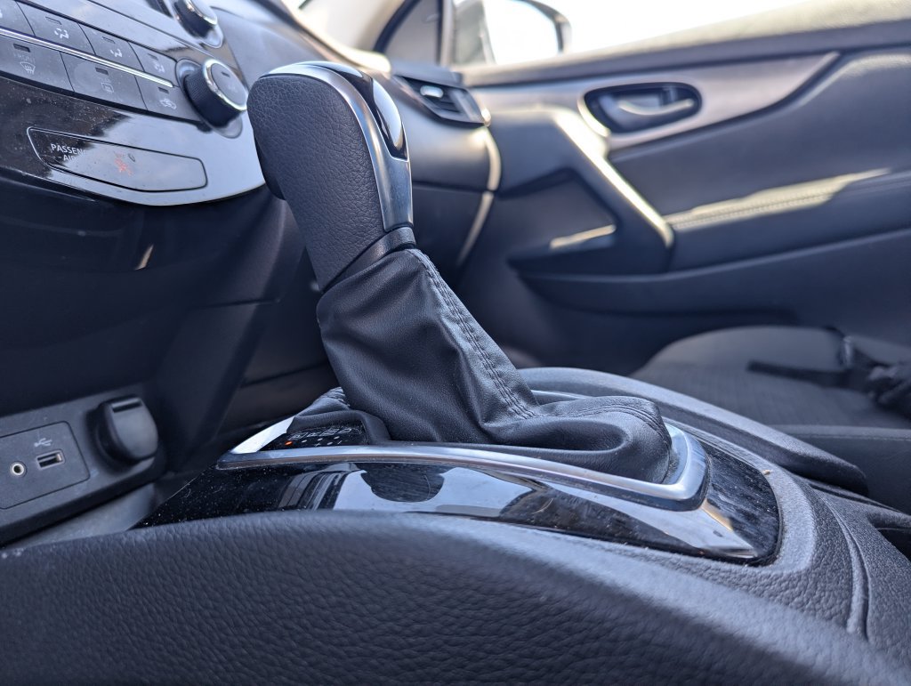 Used 2020 Nissan Rogue Sport S FWD image 16