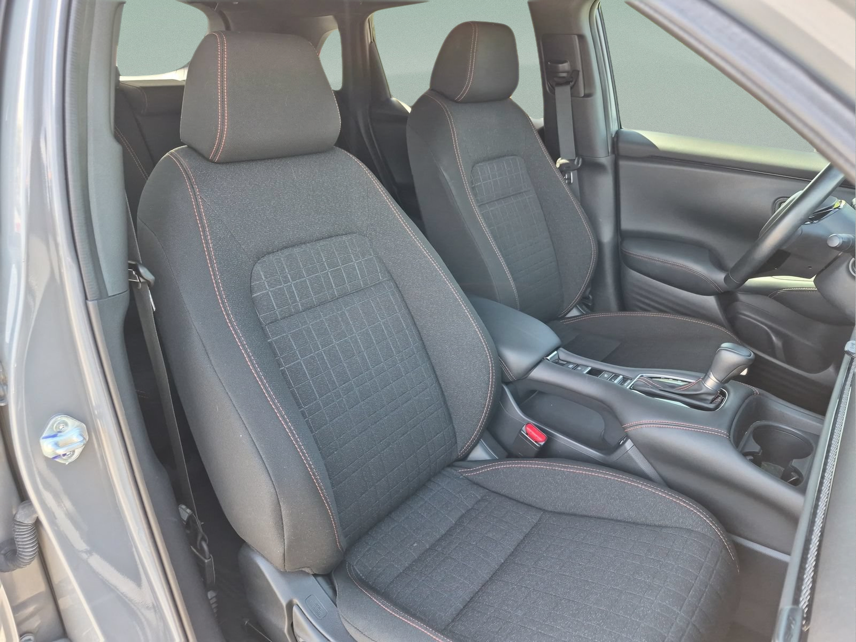 Certified 2025 Honda HR-V Sport image 19