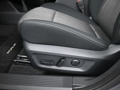 Used 2026 Nissan Rogue SV image 11