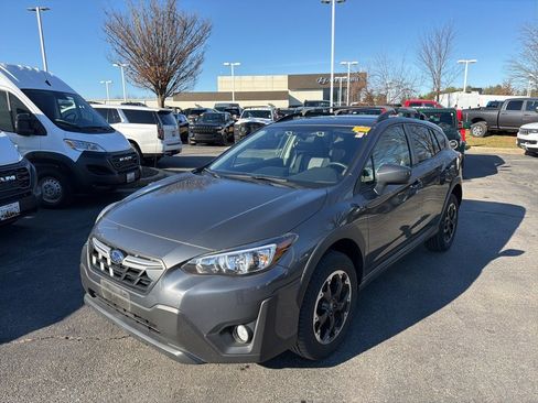 Used 2022 Subaru Crosstrek 2.0i Premium image 3