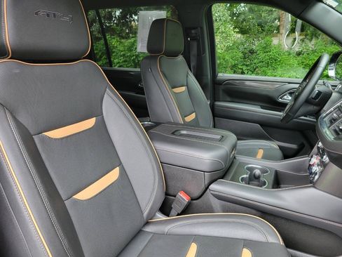 Used 2023 GMC Yukon XL AT4 AWD/4WD image 10