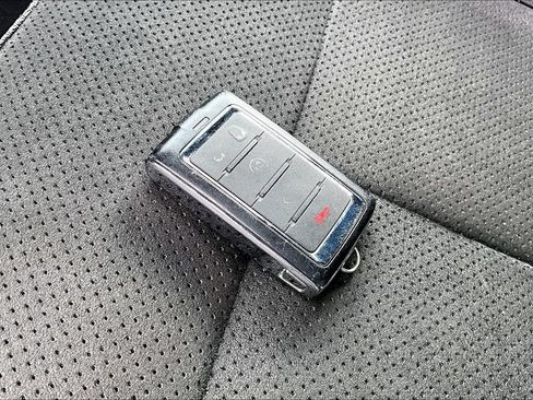 Used 2024 Jeep Grand Cherokee Altitude RWD image 35