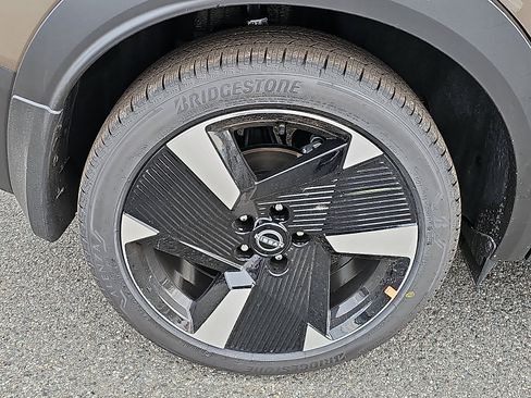 New 2026 Nissan Kicks SR w/ Cold Weather Package image 5