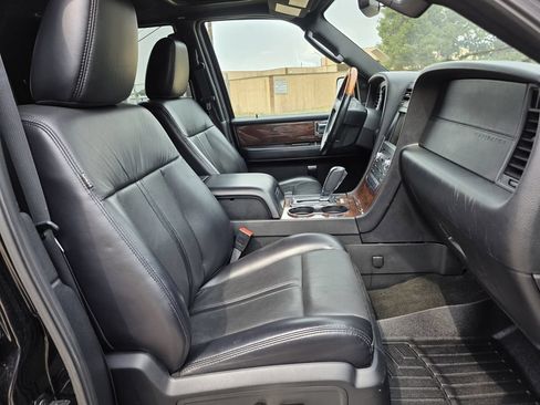 Used 2017 Lincoln Navigator L Select AWD/4WD image 25