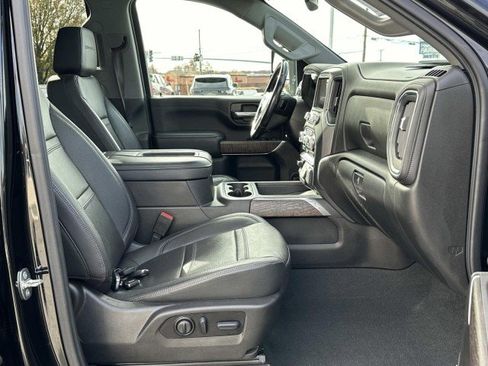 Used 2022 GMC Sierra 3500 Denali image 16