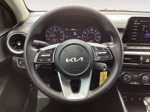Used 2024 Kia Forte LXS FWD image 17