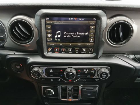 Used 2023 Jeep Gladiator Sport AWD/4WD image 13