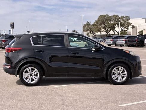 Used 2018 Kia Sportage LX w/ LX Technology Package FWD image 7