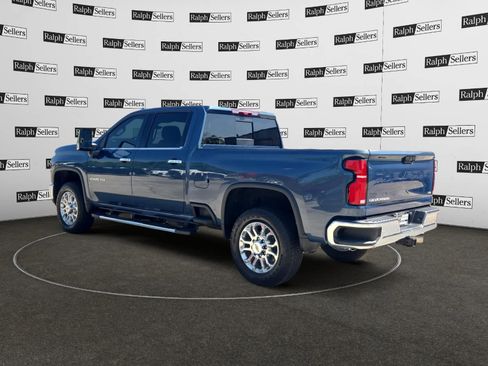 Used 2025 Chevrolet Silverado 2500 LTZ w/ LTZ Premium Package AWD/4WD image 4