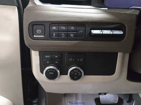 Used 2022 GMC Yukon Denali image 29