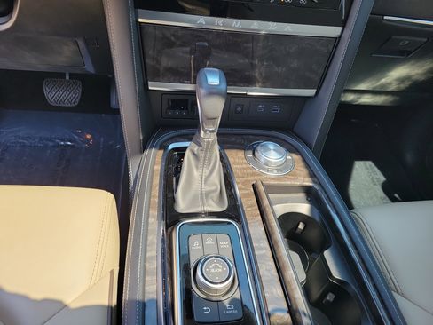 Certified 2023 Nissan Armada Platinum w/ Captain's Chairs Package AWD/4WD image 26