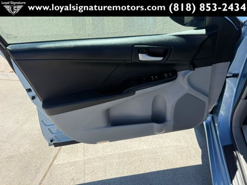 Used 2012 Toyota Camry LE FWD image 17