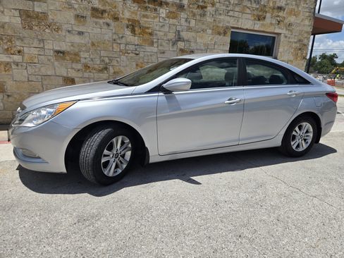Used 2013 Hyundai Sonata GLS w/ Popular Equipment Pkg FWD image 2