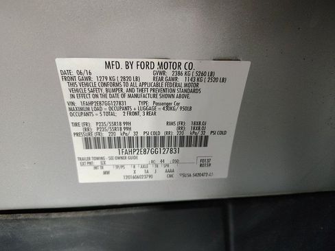 Used 2016 Ford Taurus SEL FWD image 11