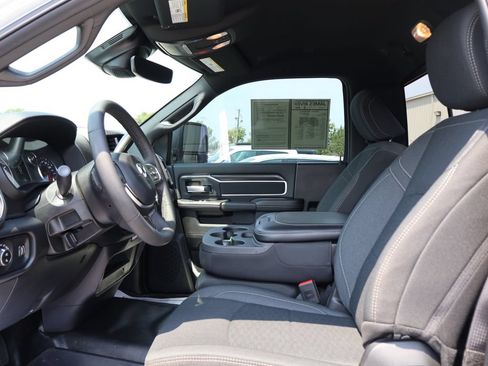 Used 2025 RAM 2500 Big Horn AWD/4WD image 15