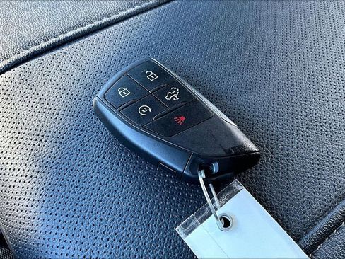 Used 2023 GMC Sierra 1500 SLT image 13