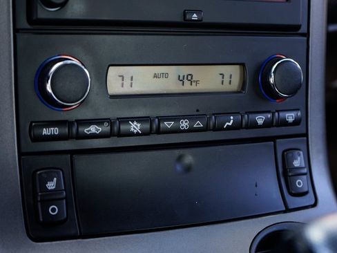 Used 2006 Chevrolet Corvette Coupe w/ Preferred Equipment Group image 34