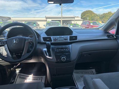 Used 2013 Honda Odyssey EX image 9