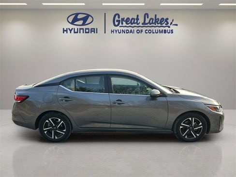 Used 2024 Nissan Sentra SV image 6