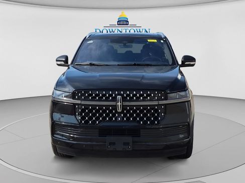 Used 2025 Lincoln Navigator Black Label AWD/4WD image 8