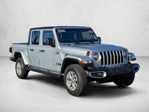 Used 2023 Jeep Gladiator Sport image 3