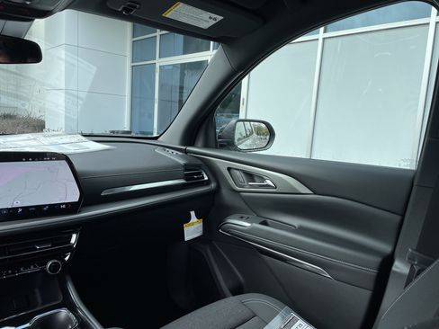 New 2026 Chevrolet Traverse LT image 32