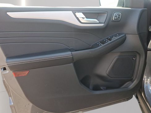 New 2024 Ford Escape SE w/ PHEV Premium Package image 9