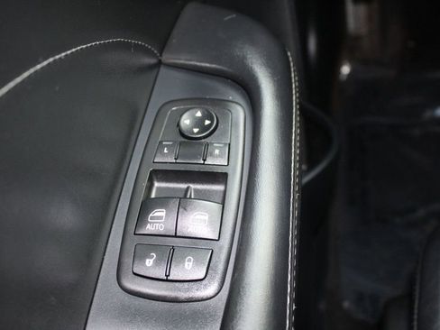 Used 2015 Dodge Challenger SXT Plus image 22