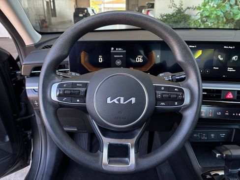 Used 2025 Kia K5 LXS FWD image 28